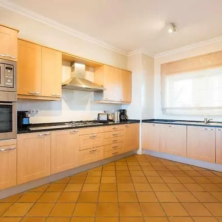 Apartamento T2 Terraço Privativo Vista Mar Del Rey A1 *