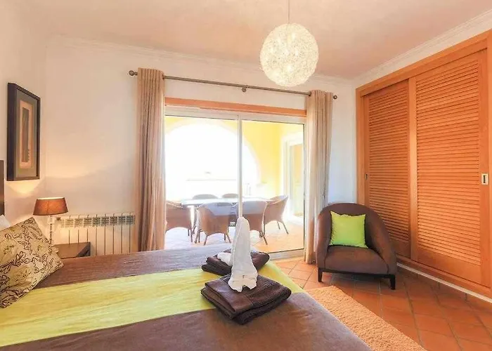 T2 Sea View, Pool, Golf, Private Terrace, Del Rey, Obidos A1 Daire *